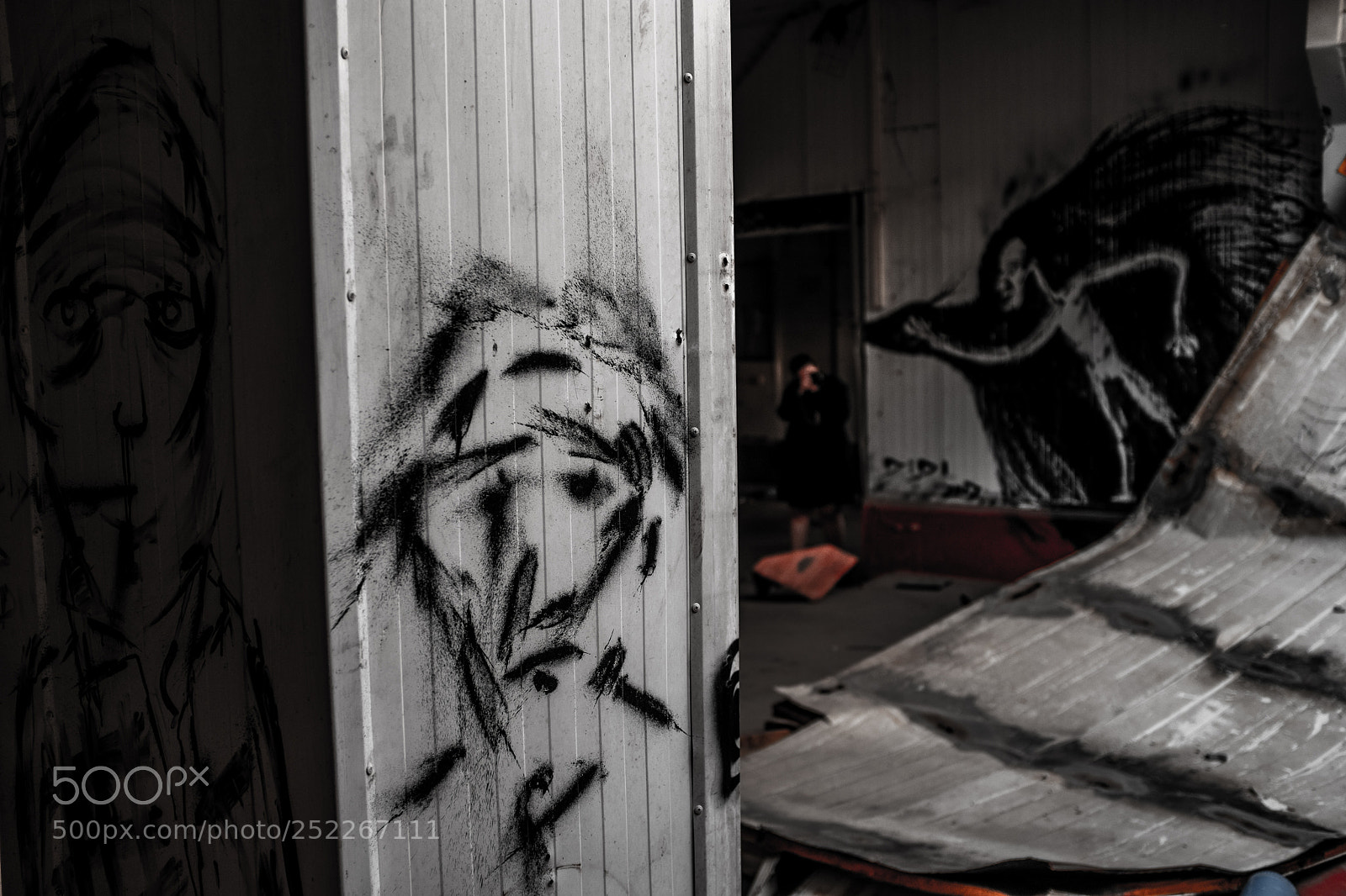 Fujifilm X100F sample photo. Dark graffiti photography