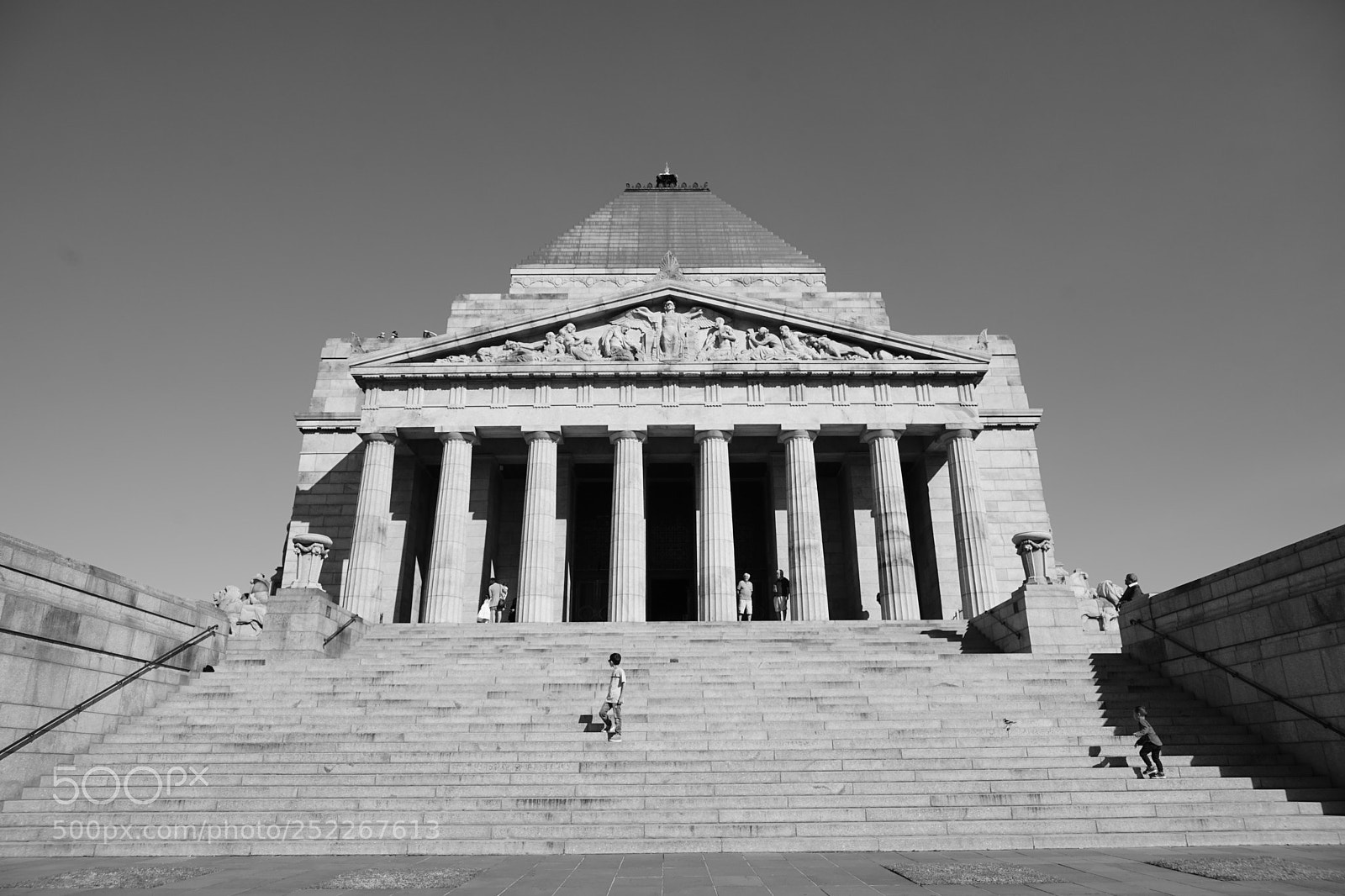 Sony a7 II sample photo. Shrine of remembrance photography