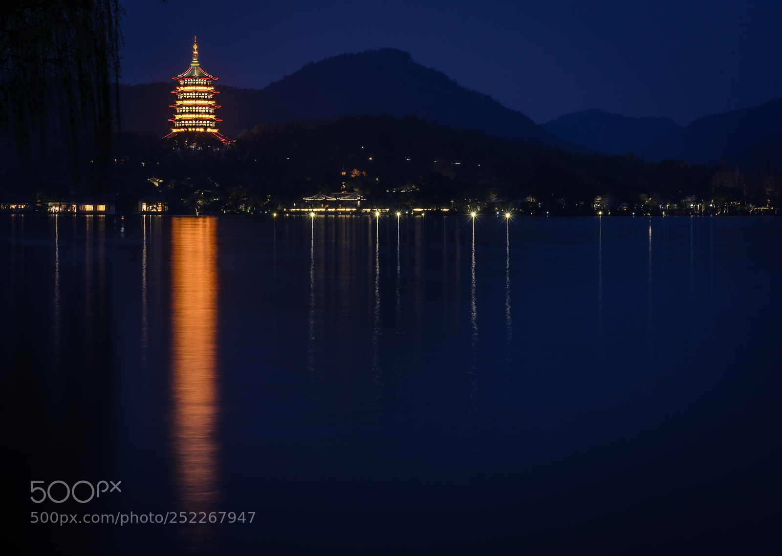 Nikon D7000 sample photo. Leifeng pagoda photography