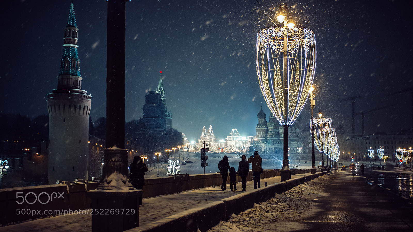 Canon EOS 7D sample photo. New year in moscow photography
