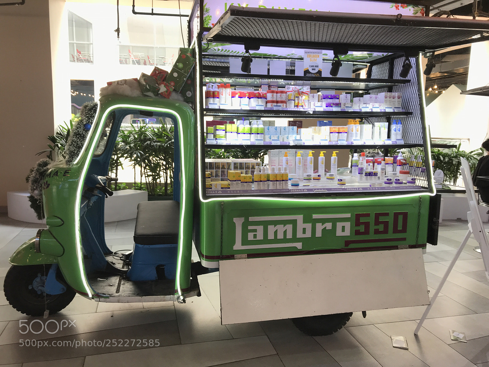 Apple iPhone 7 sample photo. Lambro 550 photography