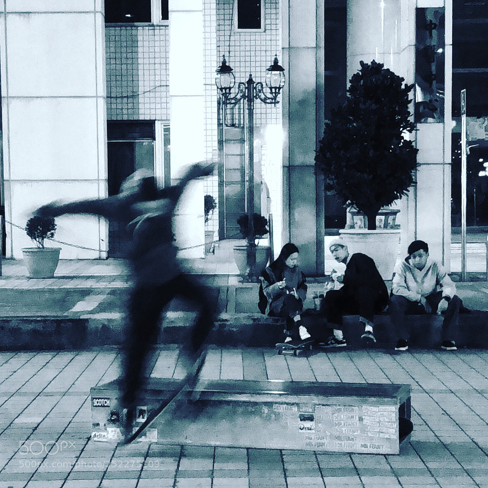 Apple iPhone 8 Plus sample photo. Moving at the speed photography