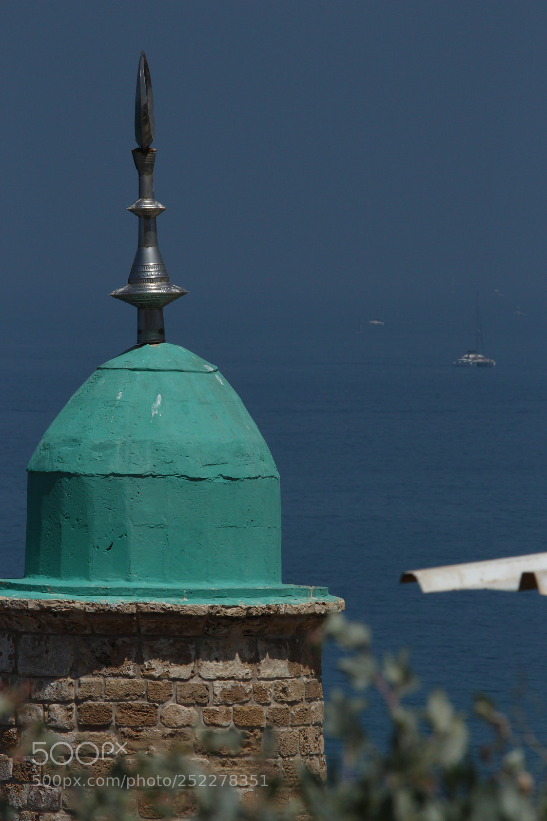 Canon EOS 700D (EOS Rebel T5i / EOS Kiss X7i) sample photo. Bluish horizon photography