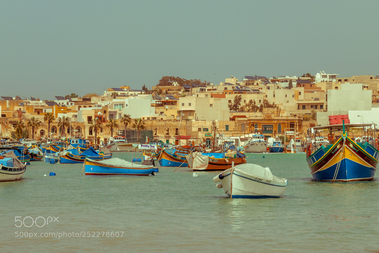 Canon EOS 77D (EOS 9000D / EOS 770D) sample photo. Marsaxlokk photography