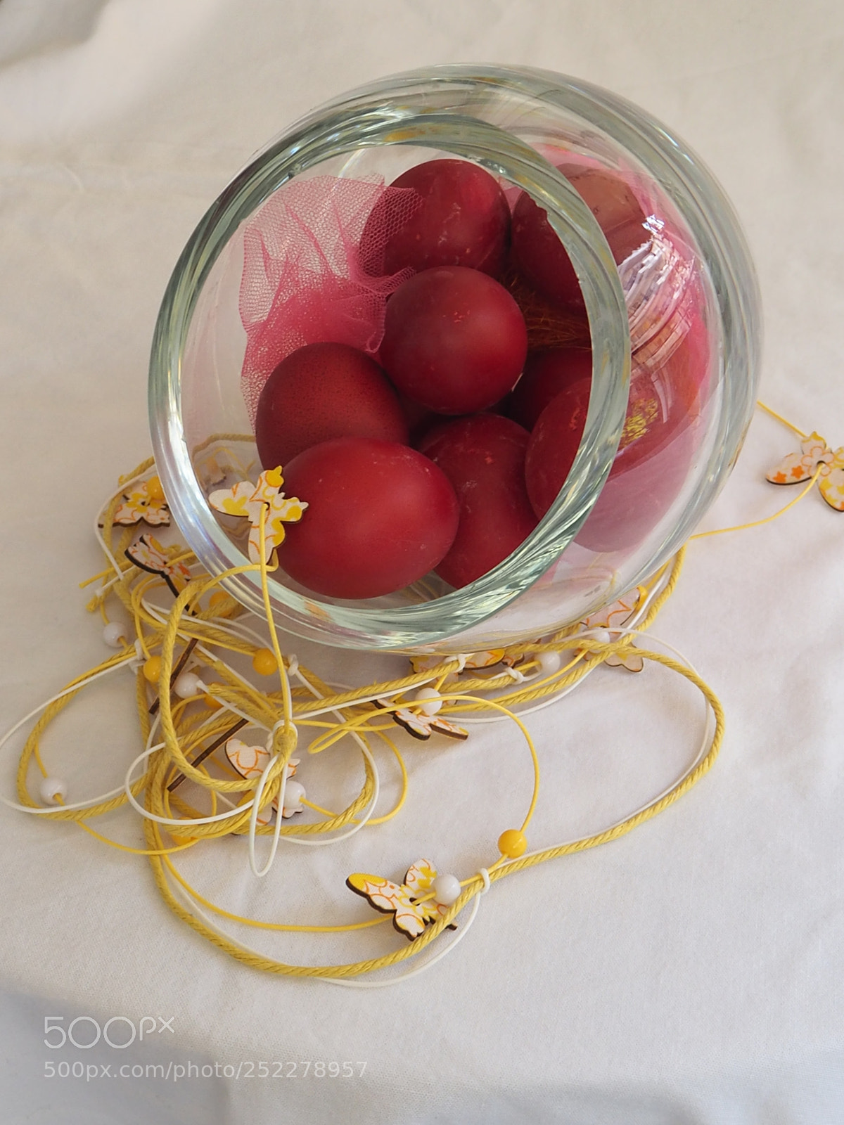 Olympus OM-D E-M10 II sample photo. Easter eggs photography