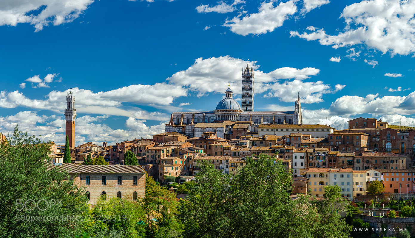 Sony a99 II sample photo. Old medieval city of photography