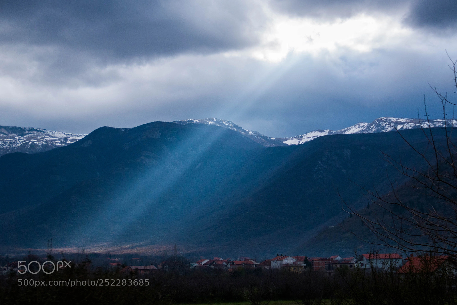Canon EOS 70D sample photo. Light beam photography