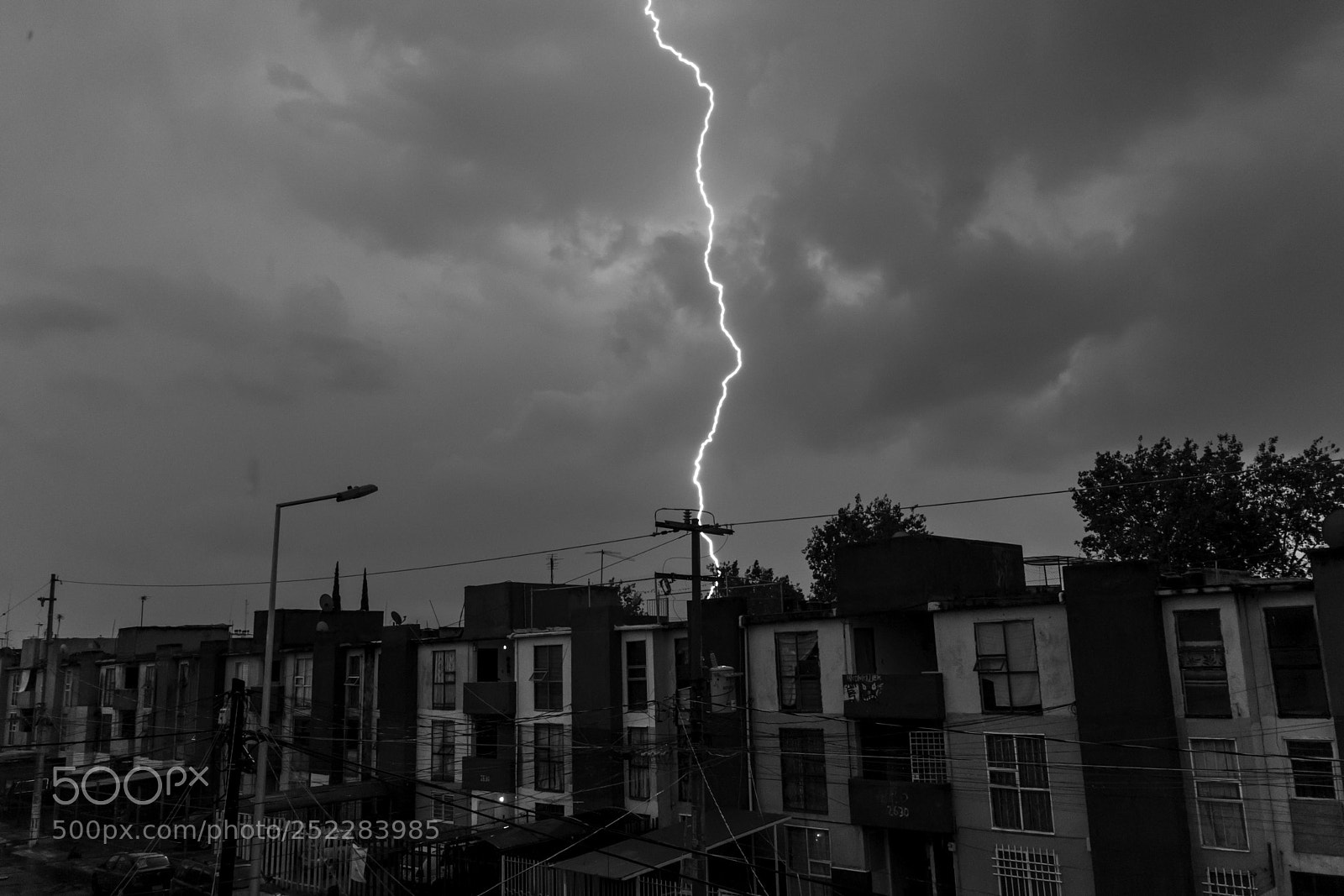 Canon EOS 80D sample photo. Thunderbolt photography