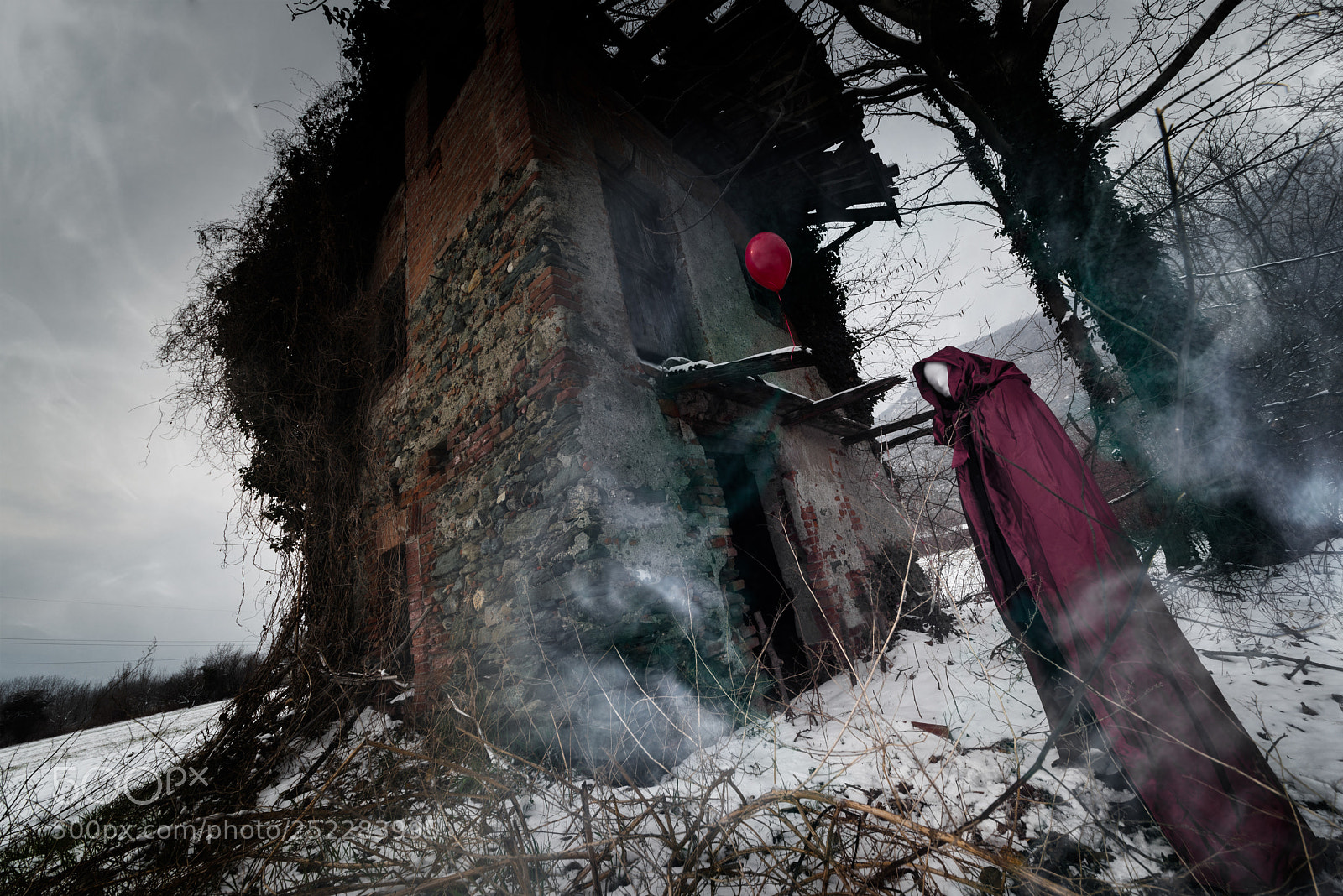 Nikon D610 sample photo. Faceless presence @ haunted house photography