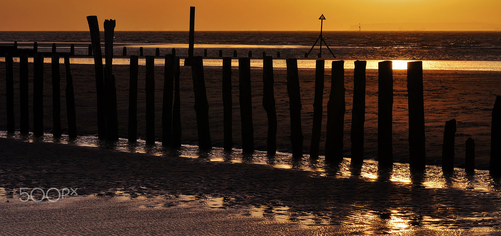 Sigma 70-300mm F4-5.6 APO DG Macro sample photo. Winter beach sunset photography