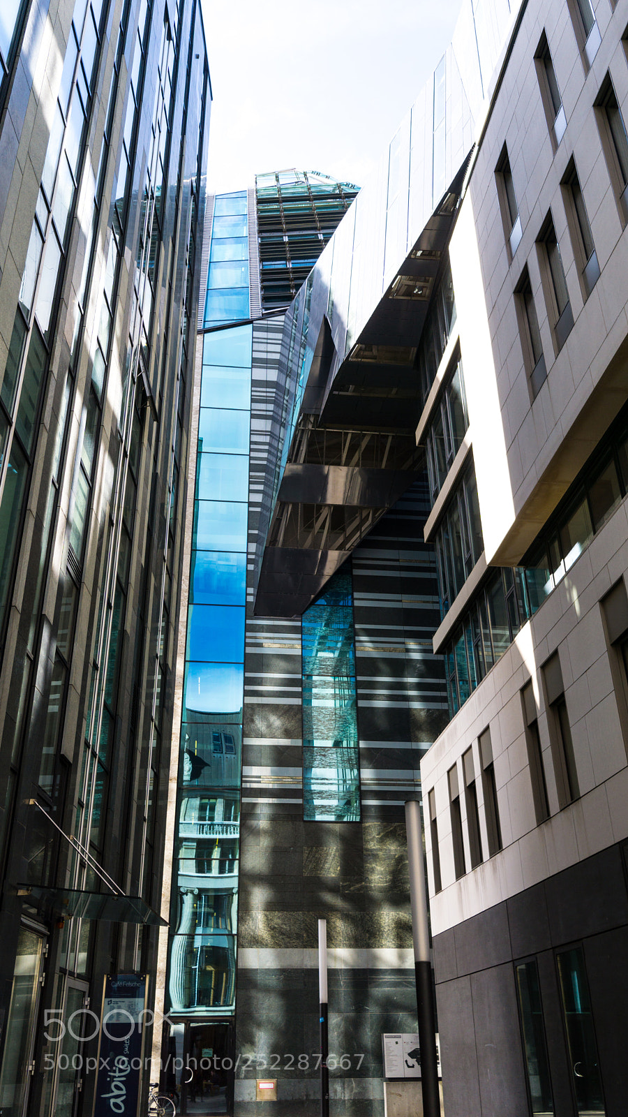 Sony a6000 sample photo. Glass facade in the photography
