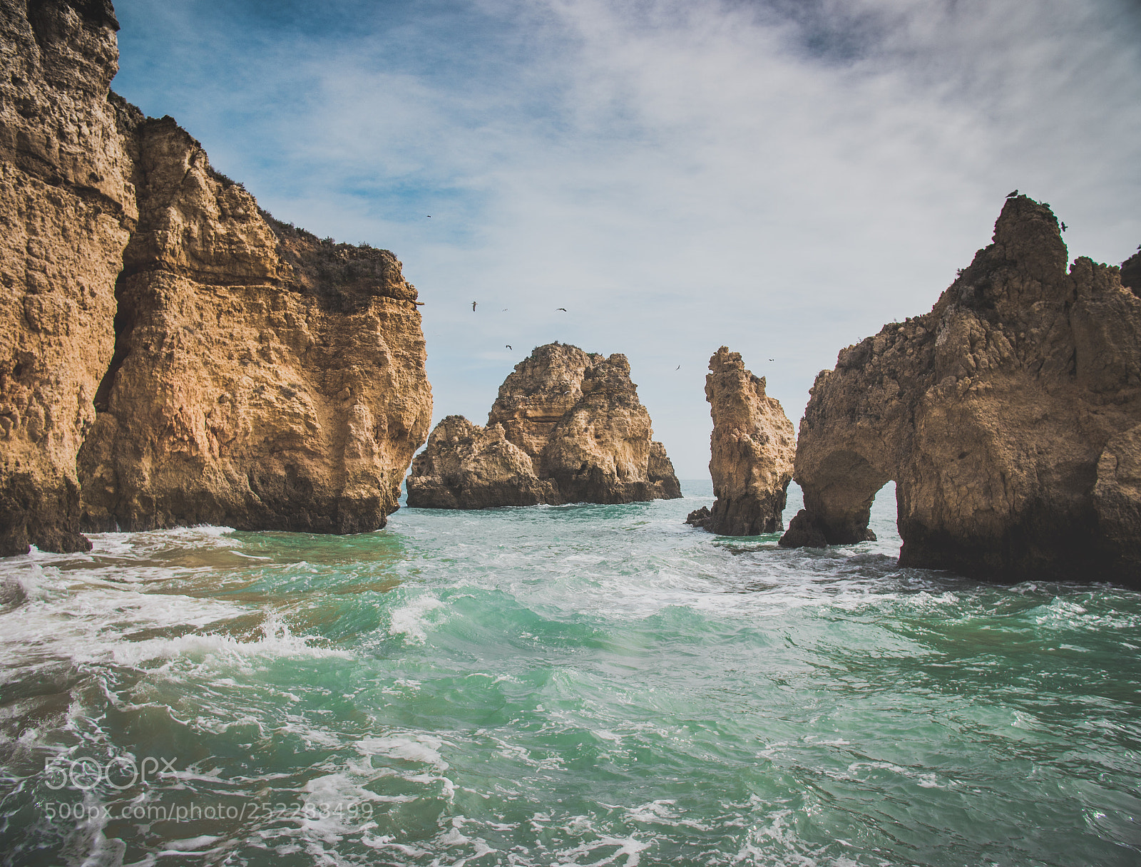 Panasonic Lumix DC-GH5 sample photo. Rocks in the ocean photography