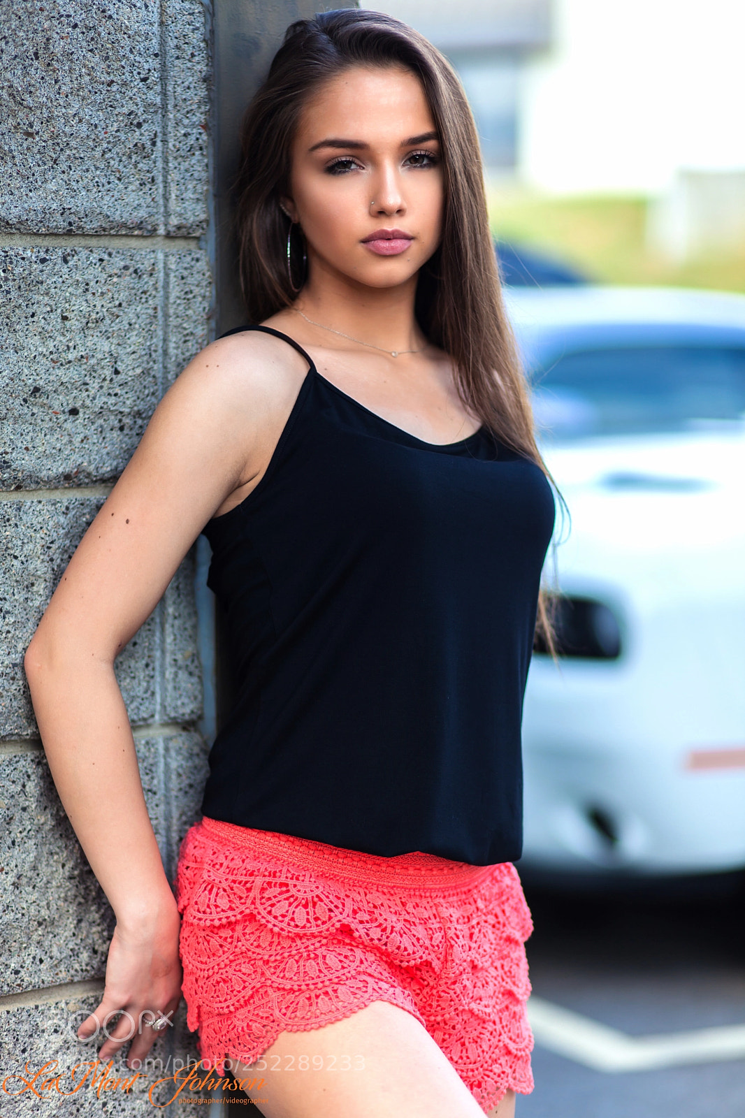 Canon EOS 5D Mark II sample photo. Victoria in urban fashion photography