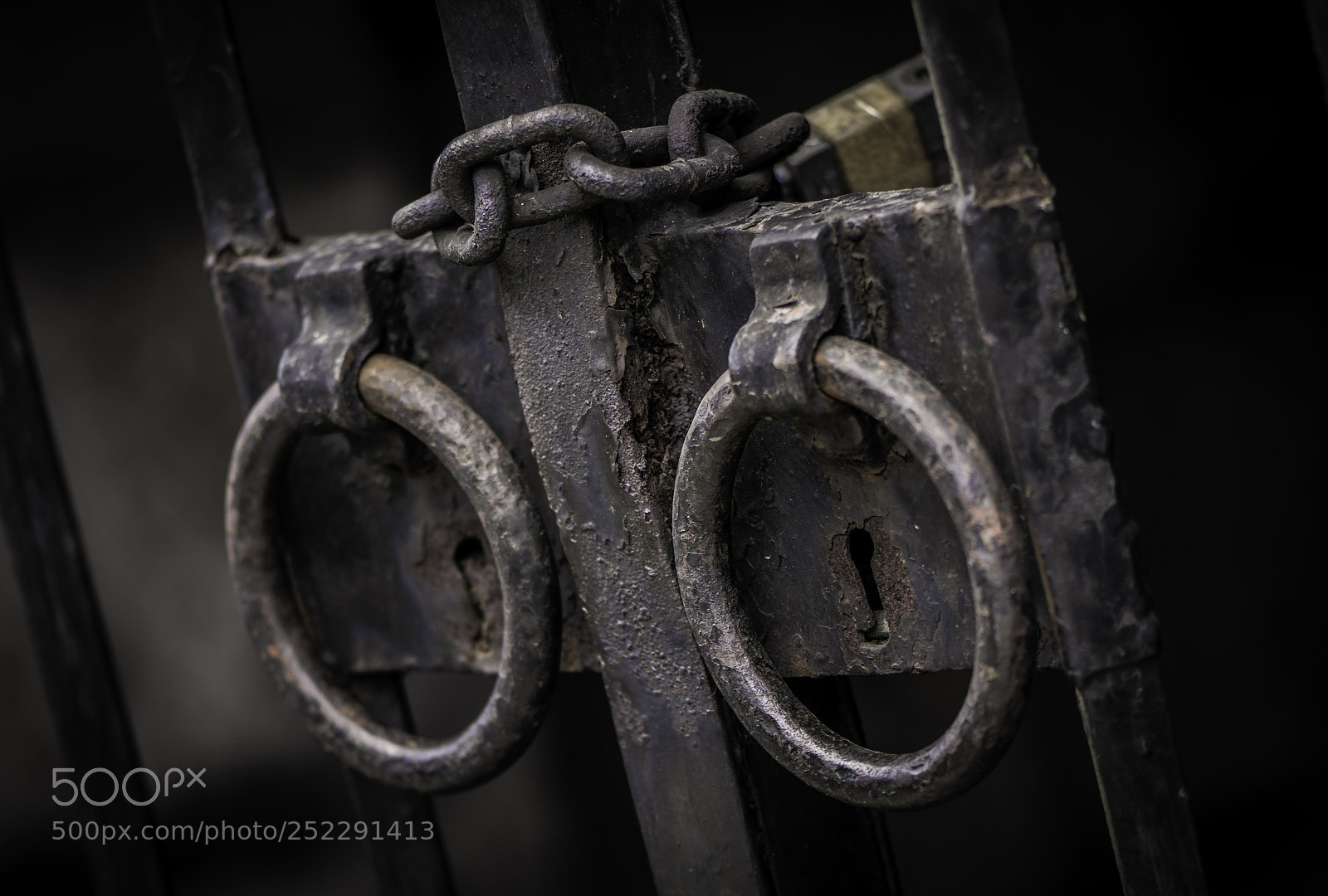 Nikon D7200 sample photo. Lock photography