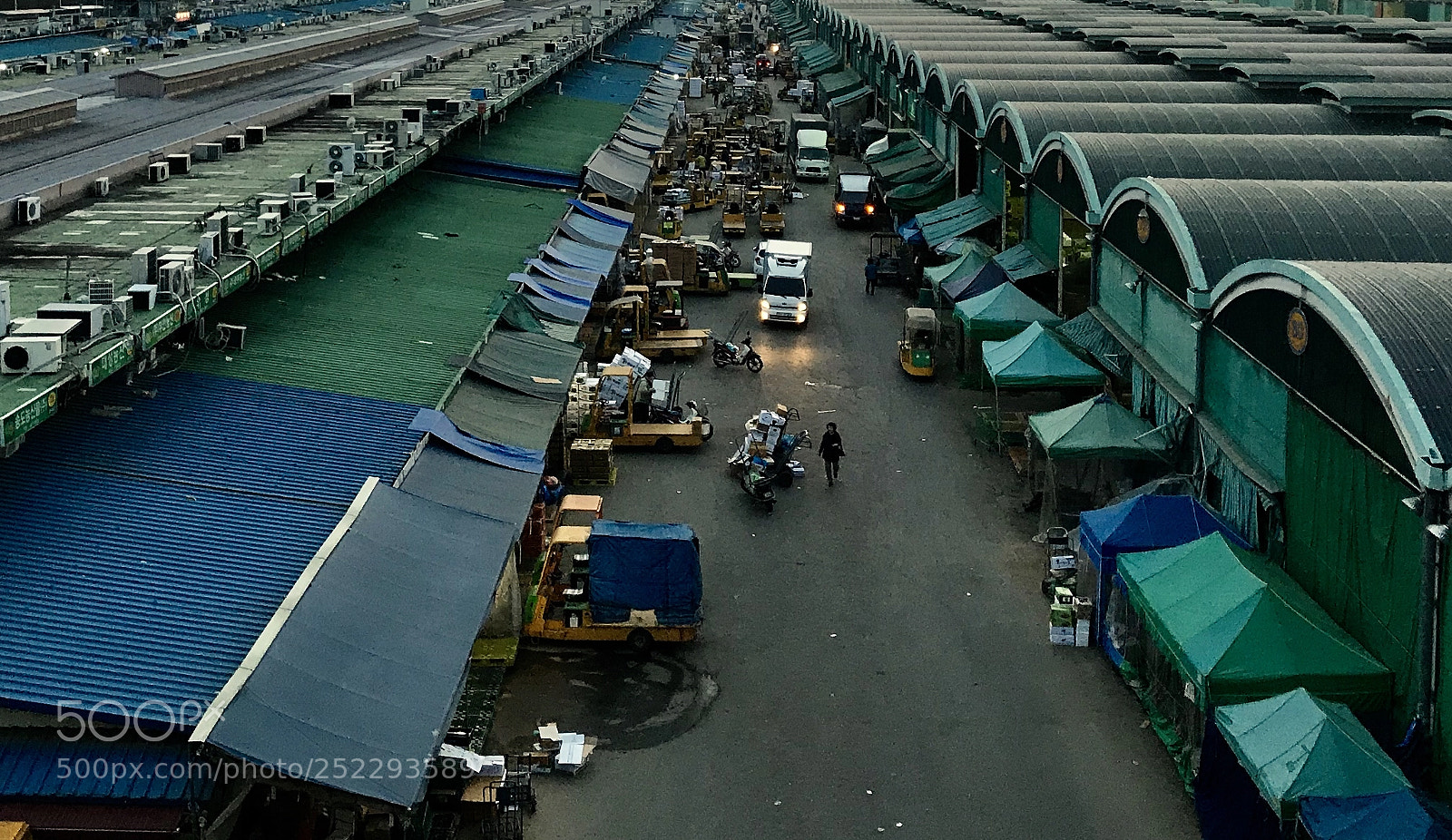 Apple iPhone 7 sample photo. Garak market in seoul. photography