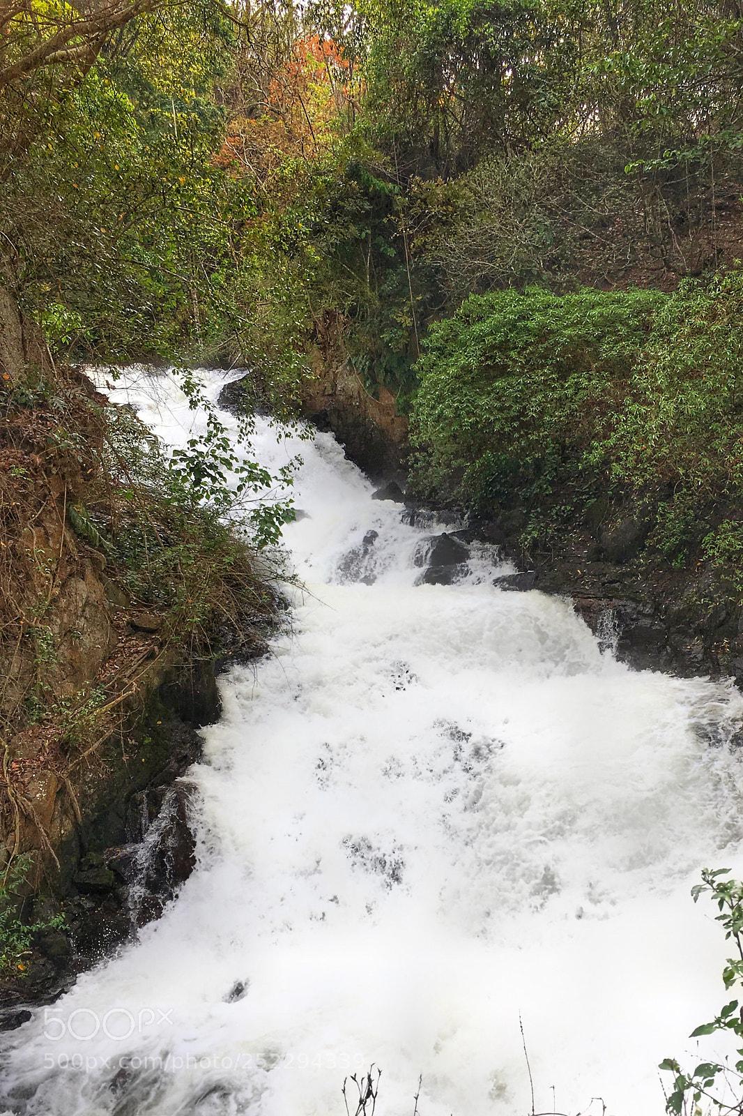 Apple iPhone SE sample photo. Road side water falls photography