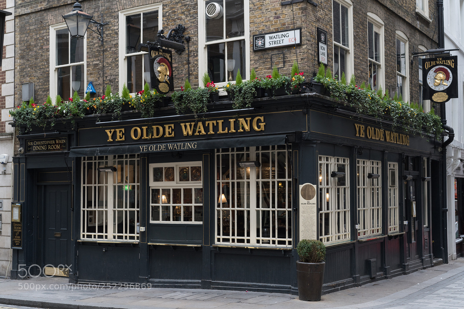 Sony a7R III sample photo. Ye olde watling pub photography