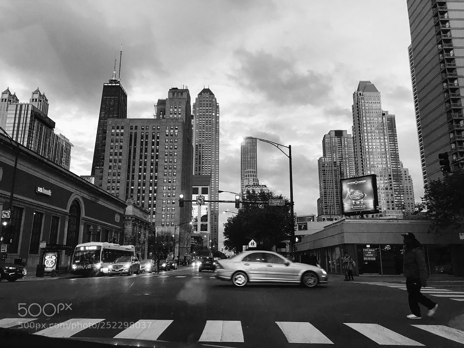 Apple iPhone 7 Plus sample photo. Downtown  photography