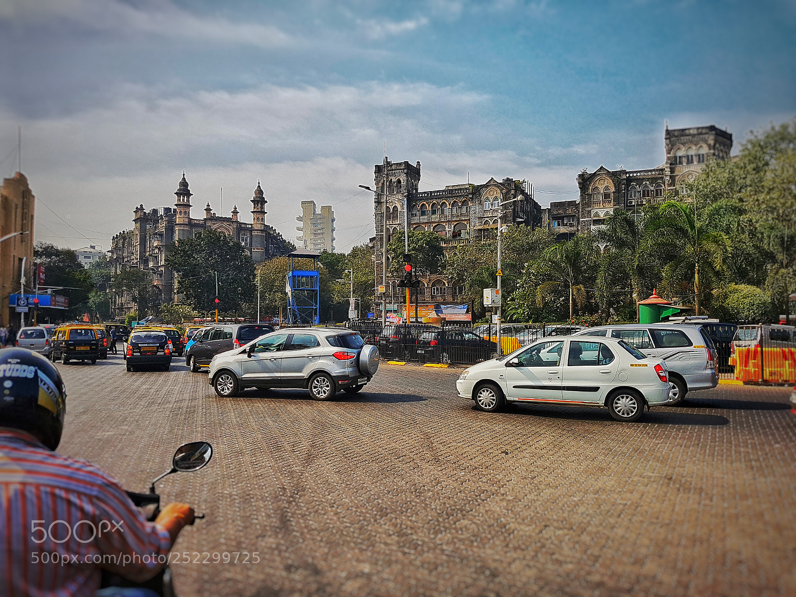 Samsung Galaxy S7 Edge sample photo. Traffic photography