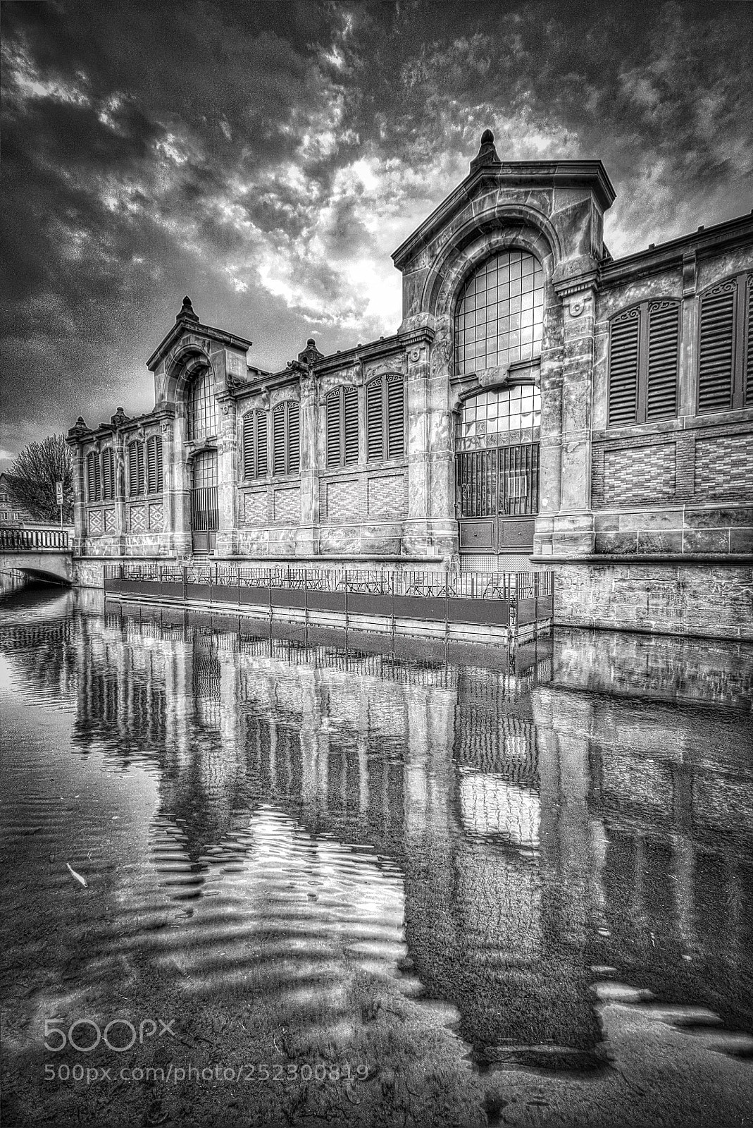 Canon EOS 760D (EOS Rebel T6s / EOS 8000D) sample photo. Les halles colmar photography