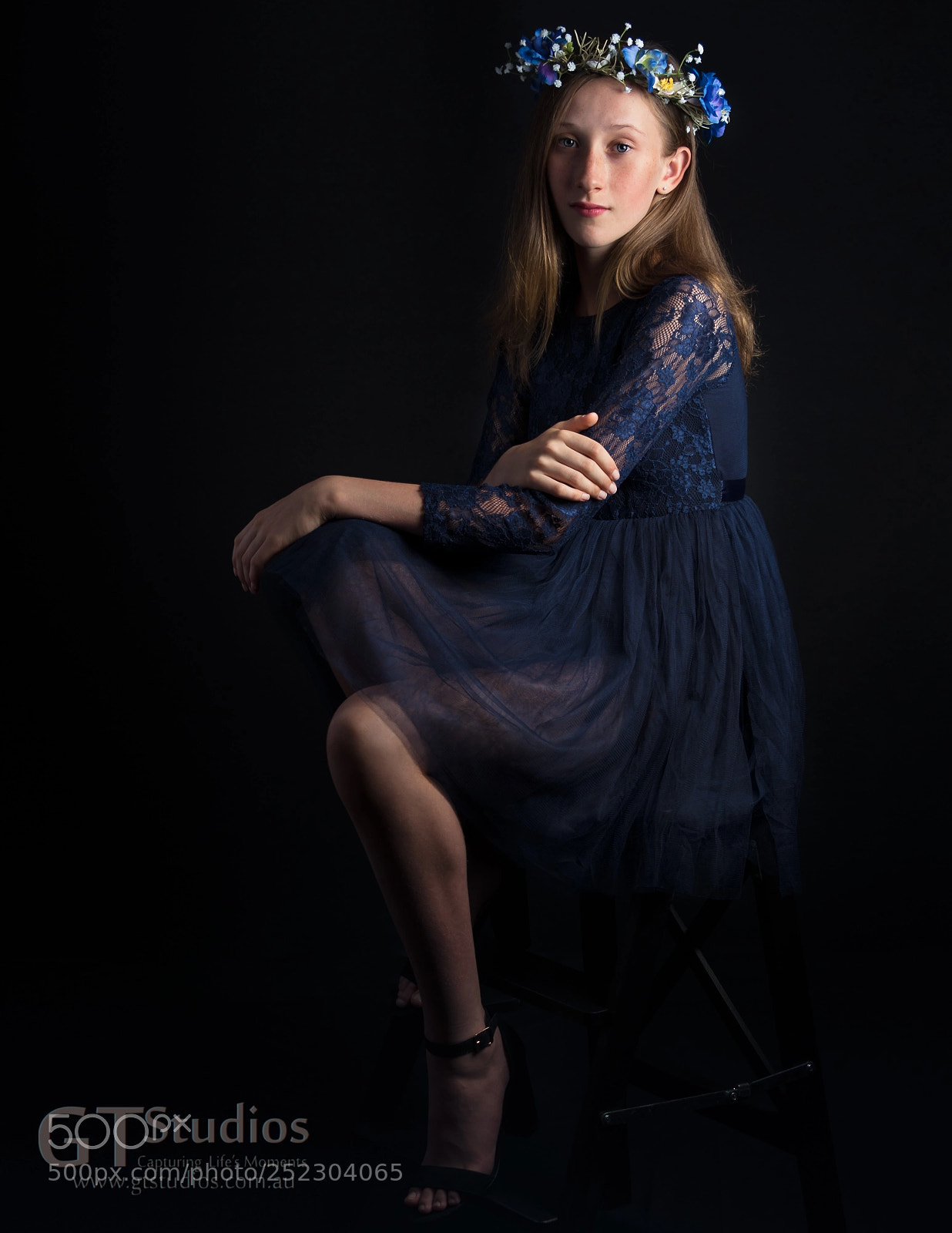 Olympus OM-D E-M5 II sample photo. M in blue lace photography