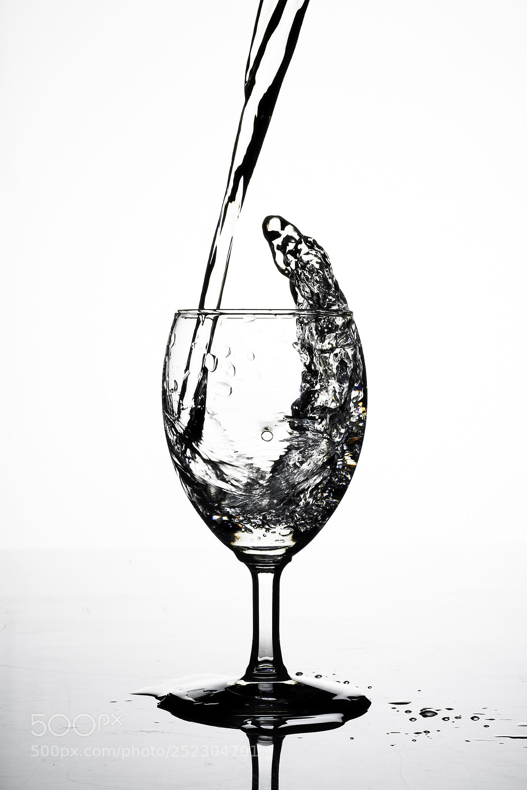 Nikon D500 sample photo. Glass with splash of photography