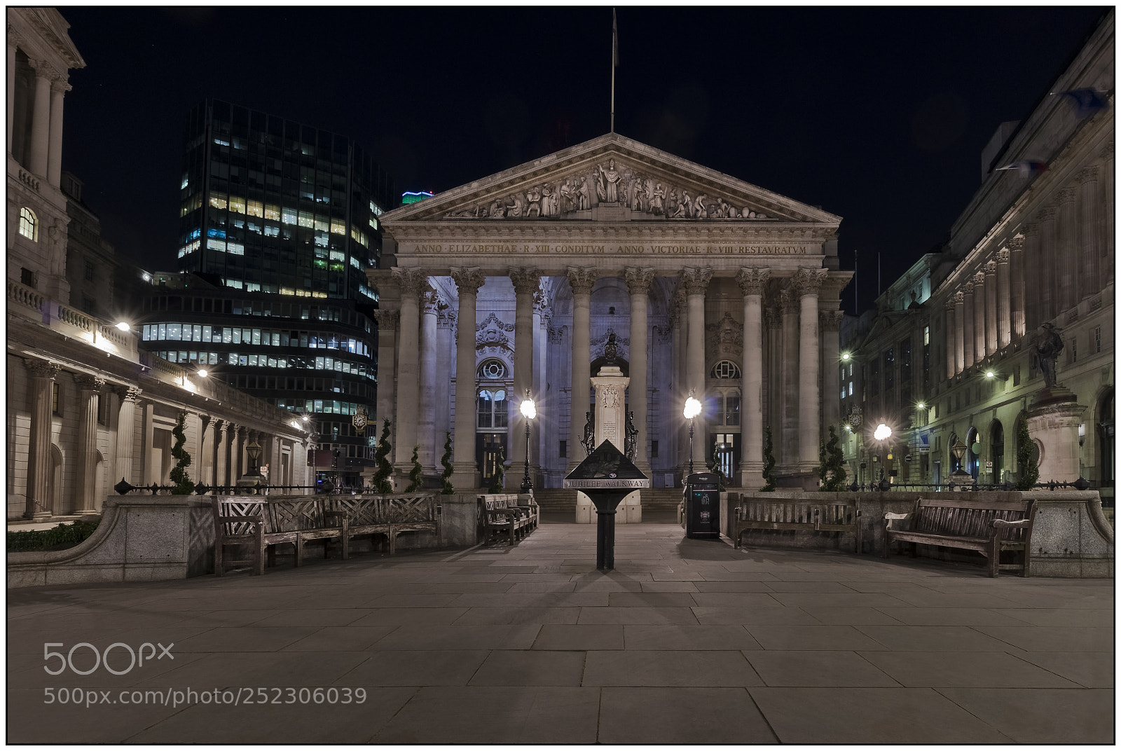 Canon EOS M6 sample photo. The royal exchange, london. photography
