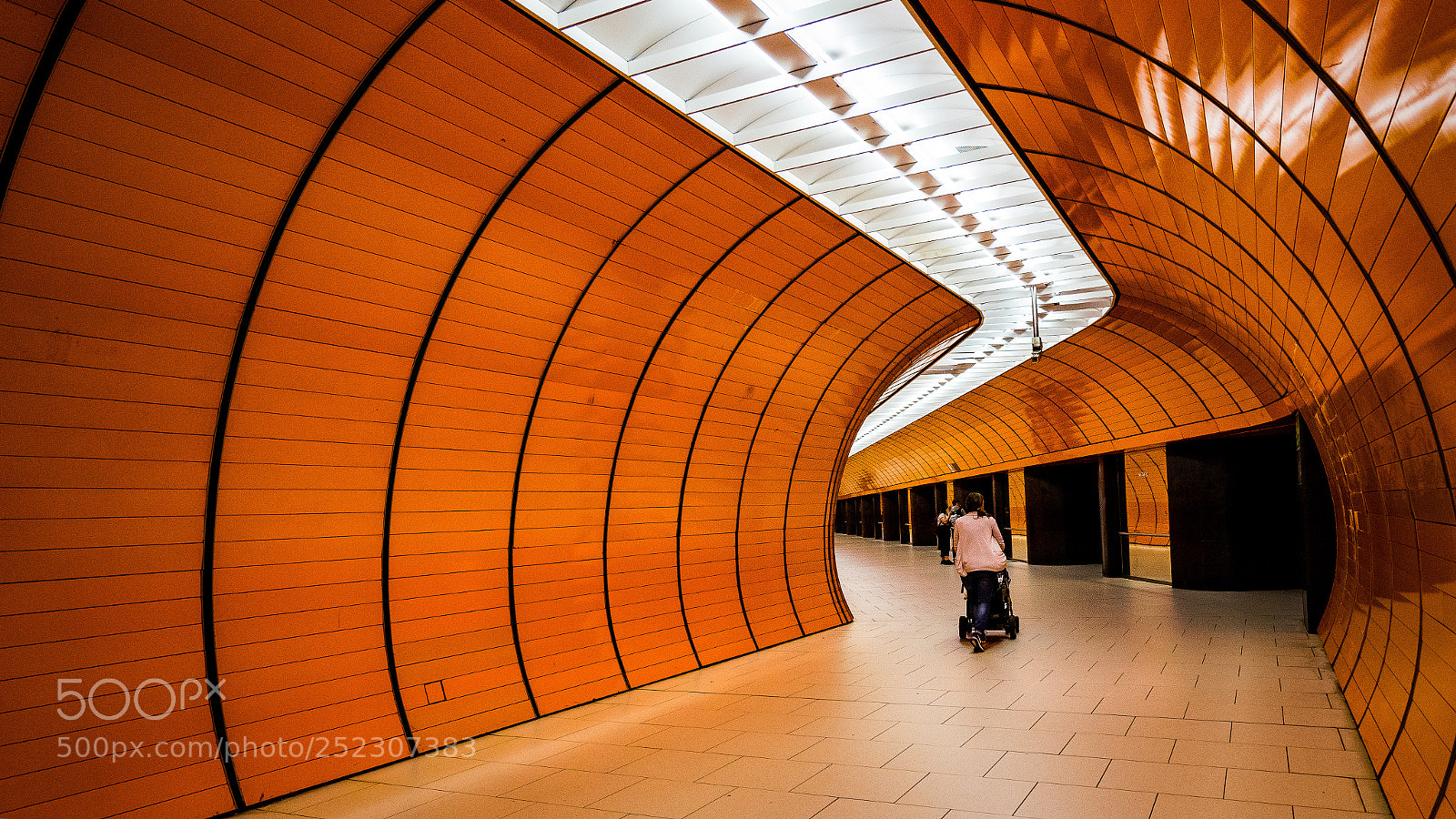 Sony a7 II sample photo. Metro photography