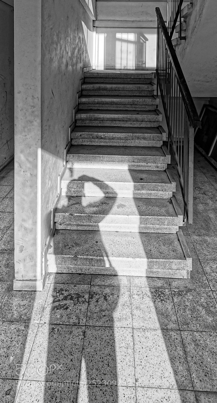 Sony Cyber-shot DSC-RX100 IV sample photo. In the hallway photography