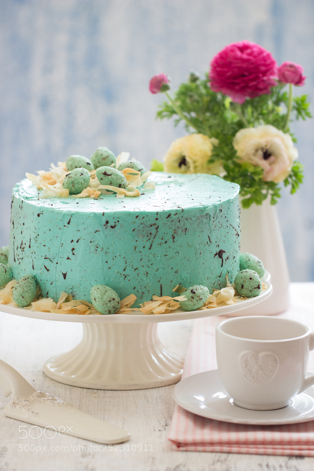 Canon EOS 600D (Rebel EOS T3i / EOS Kiss X5) sample photo. Speckled turquoise coconut cake photography