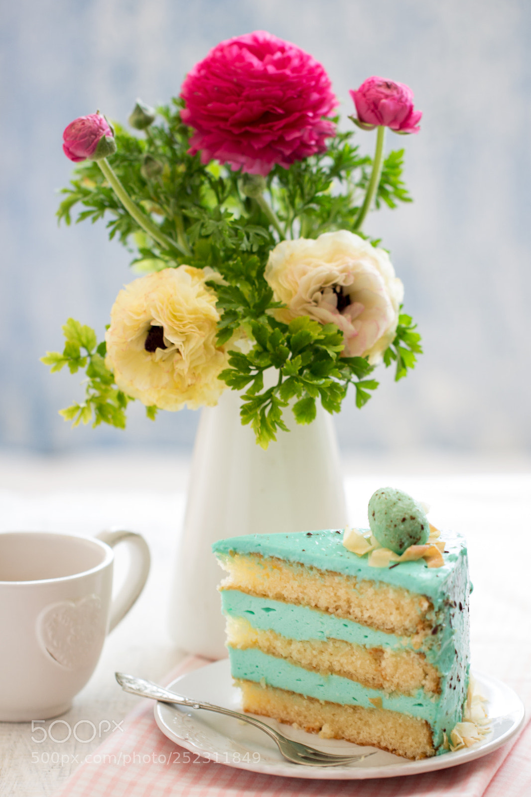 Canon EOS 600D (Rebel EOS T3i / EOS Kiss X5) sample photo. Speckled turquoise coconut cake photography
