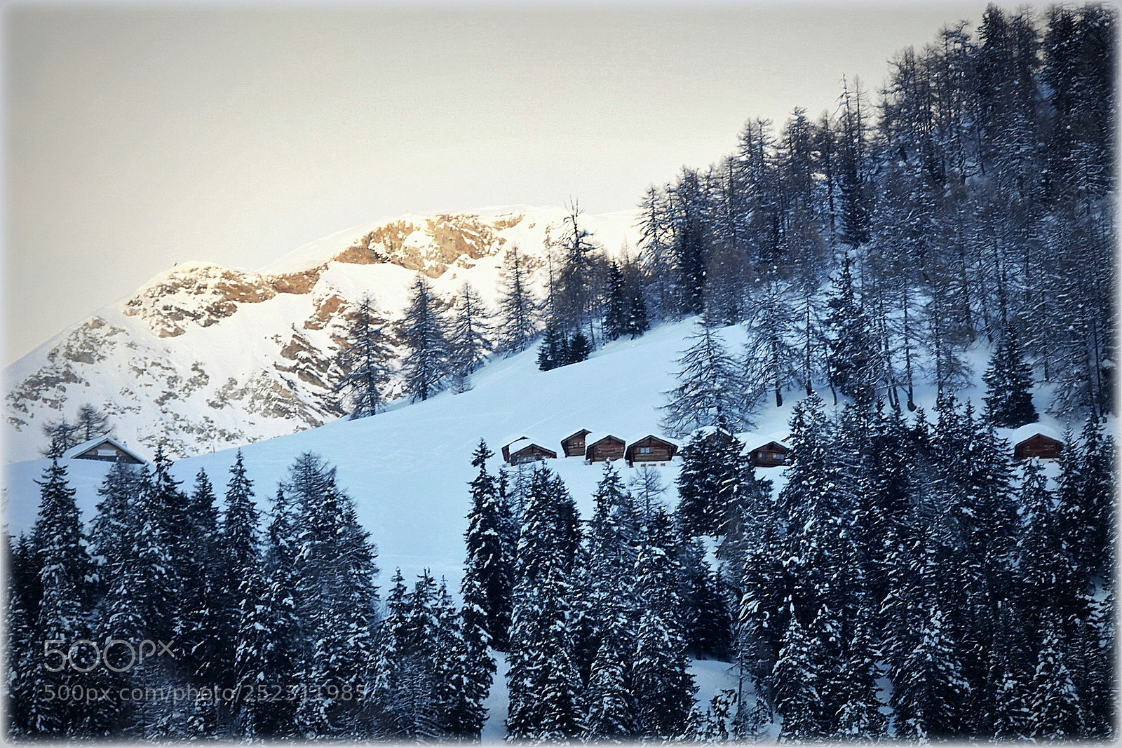 Nikon D7200 sample photo. "hut magic,,;;"" photography