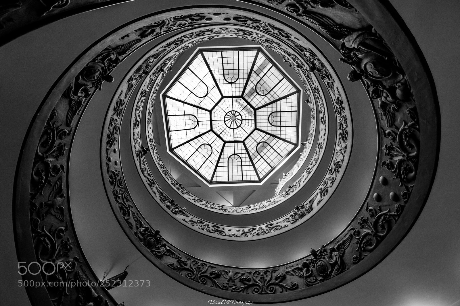 Sony SLT-A68 sample photo. Spiral - musei vaticani photography