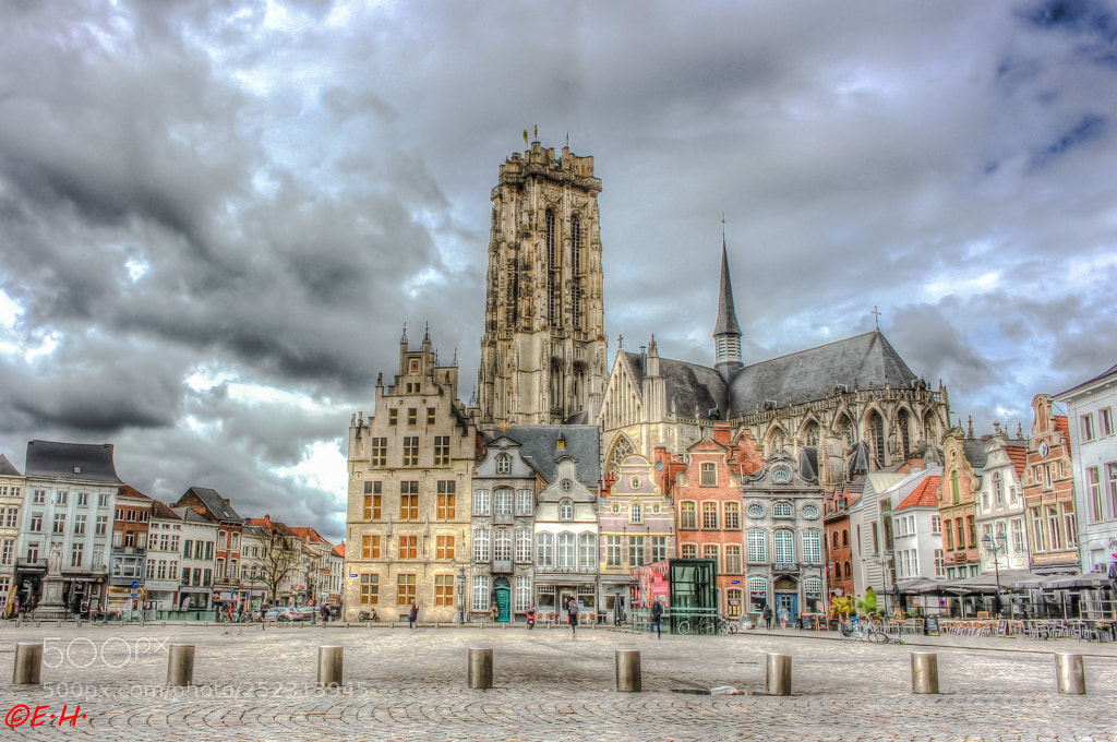 Canon EOS 700D (EOS Rebel T5i / EOS Kiss X7i) sample photo. Grote markt photography
