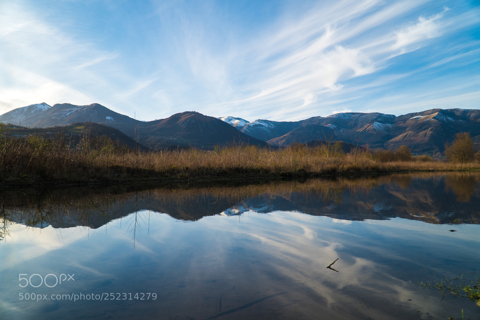 Sony a6300 sample photo. Natural mirror photography