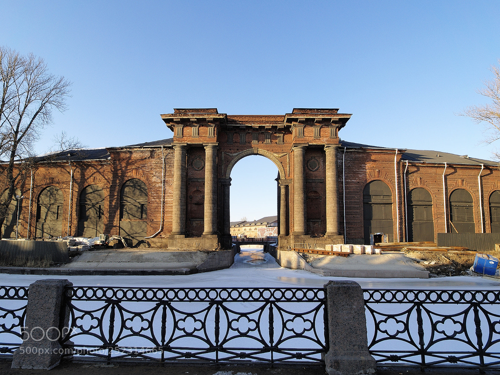 Olympus E-500 (EVOLT E-500) sample photo. New holland (saint-petersburg) photography
