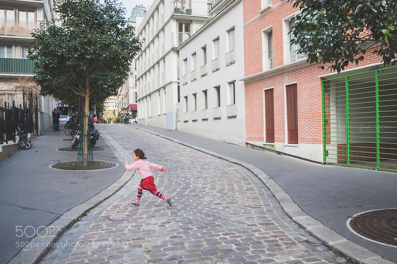 Canon EOS 40D sample photo. A little girl in photography