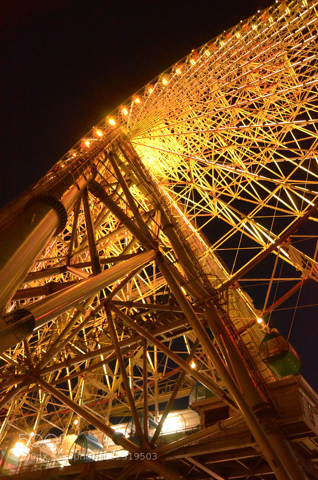 Nikon D7000 sample photo. Space ship photography