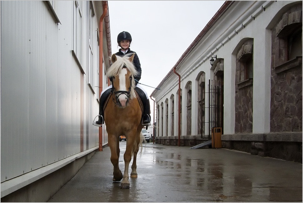 Olympus SP570UZ sample photo. Happy rider photography