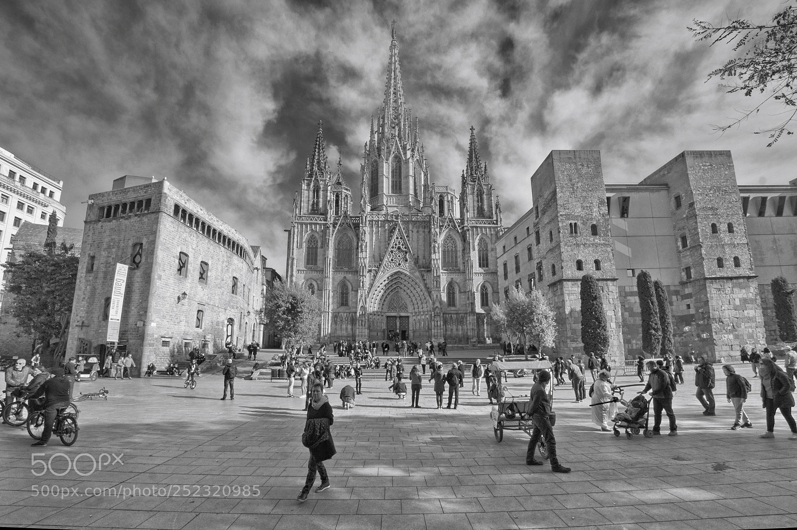 Sony SLT-A77 sample photo. The cathedral square photography