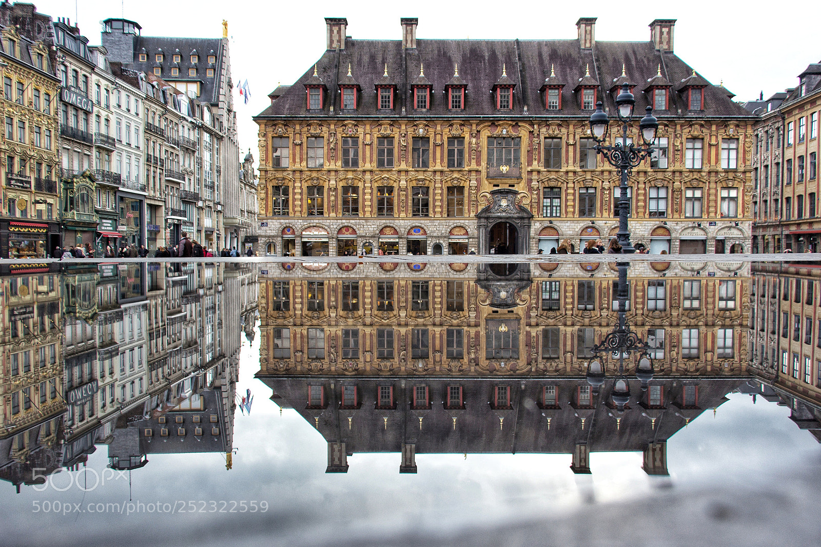Canon EOS 600D (Rebel EOS T3i / EOS Kiss X5) sample photo. Reflection in lille photography