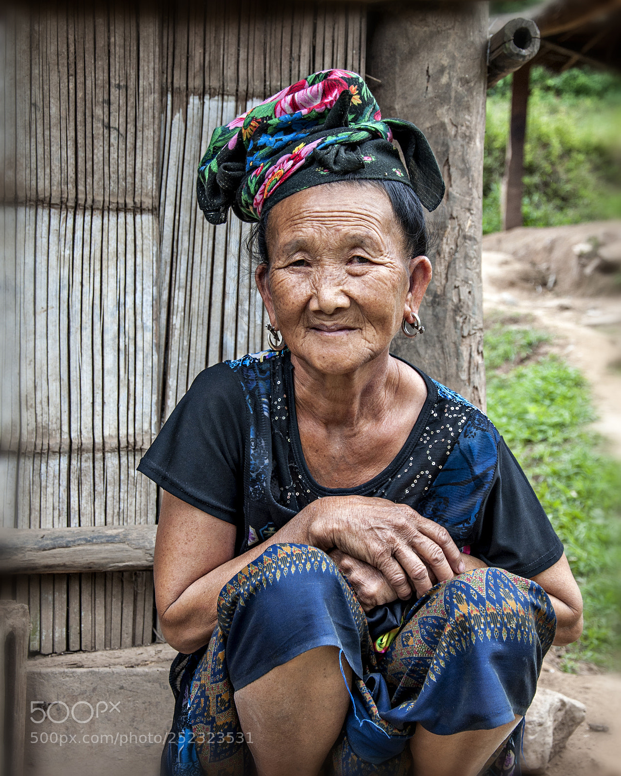 Nikon D90 sample photo. Village woman / laos photography
