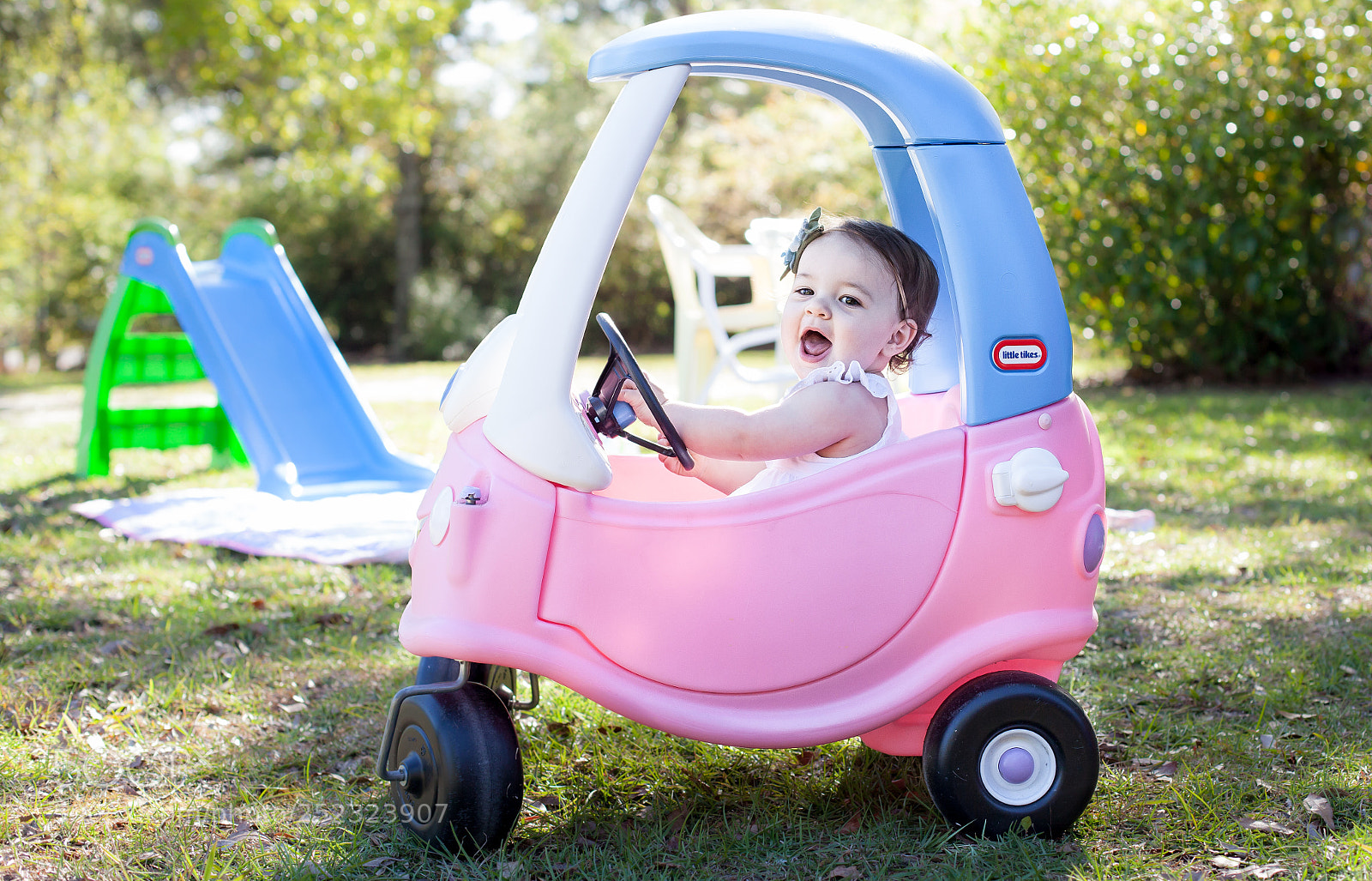 Canon EOS 5D Mark II sample photo. Little tikes photography