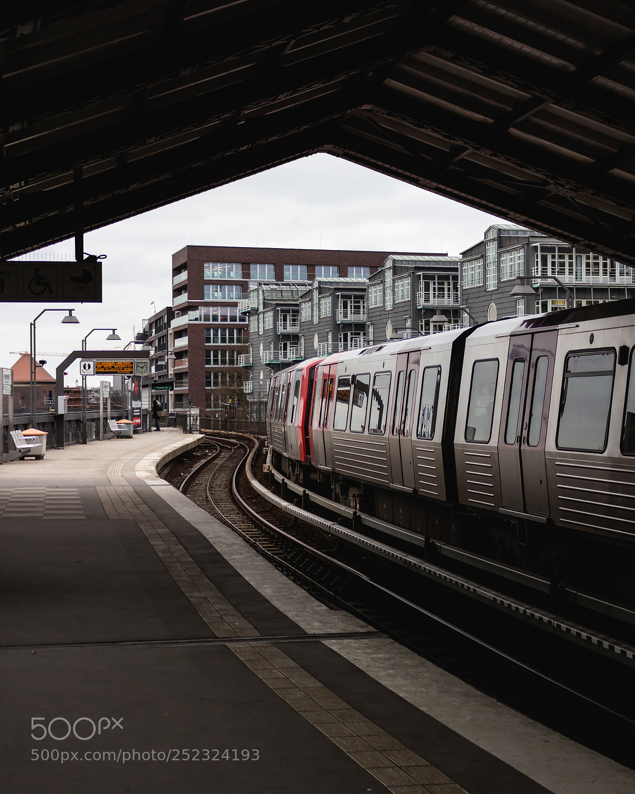Canon EOS 700D (EOS Rebel T5i / EOS Kiss X7i) sample photo. Hamburg photography