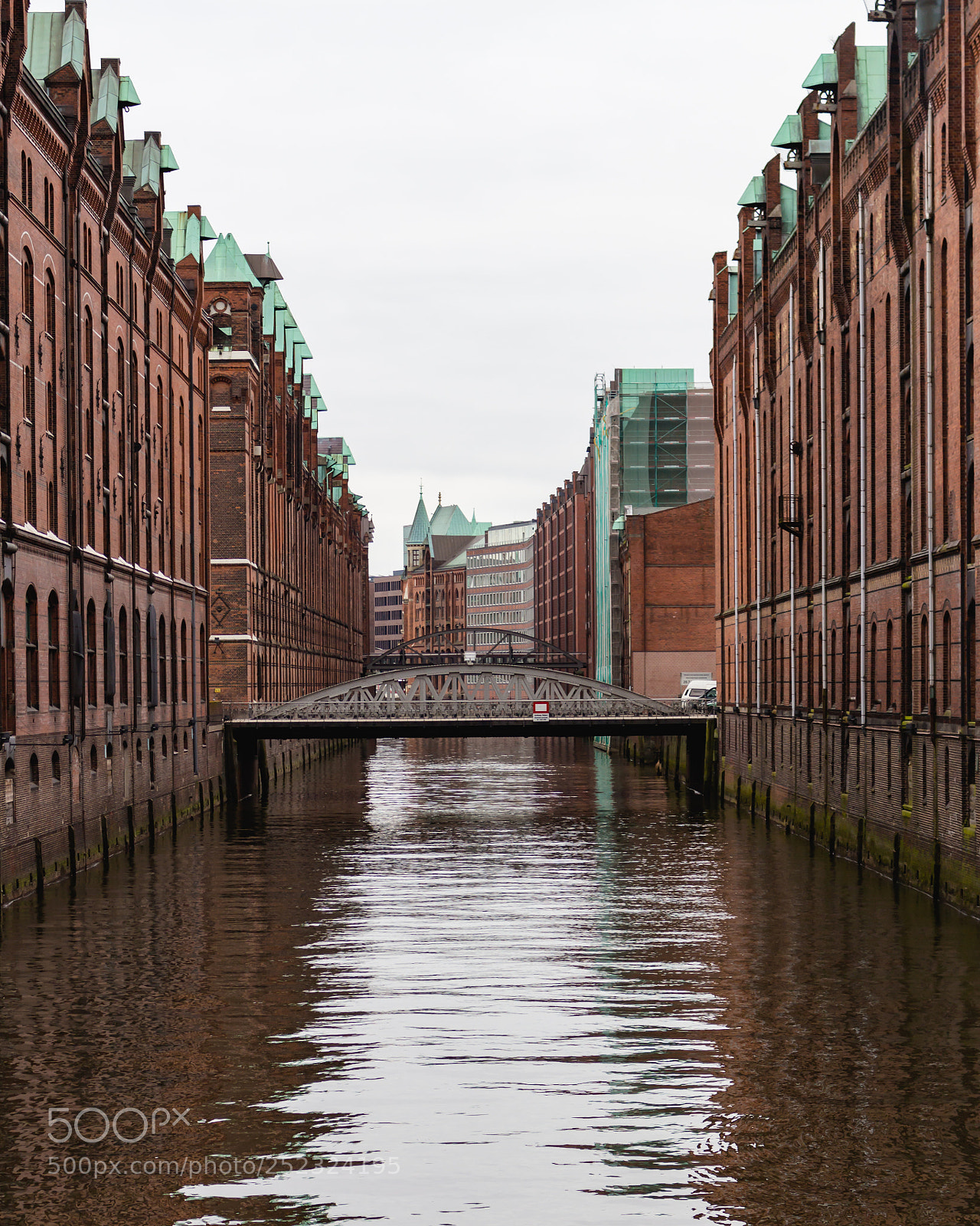 Canon EOS 700D (EOS Rebel T5i / EOS Kiss X7i) sample photo. Hamburg photography