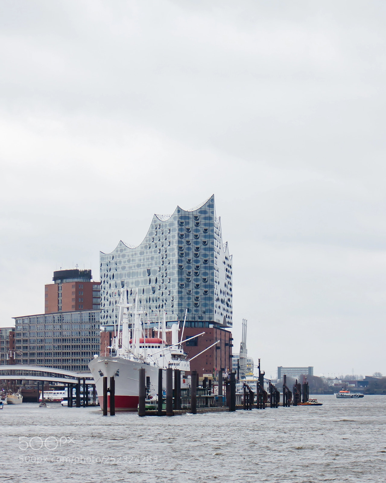Canon EOS 700D (EOS Rebel T5i / EOS Kiss X7i) sample photo. Hamburg photography