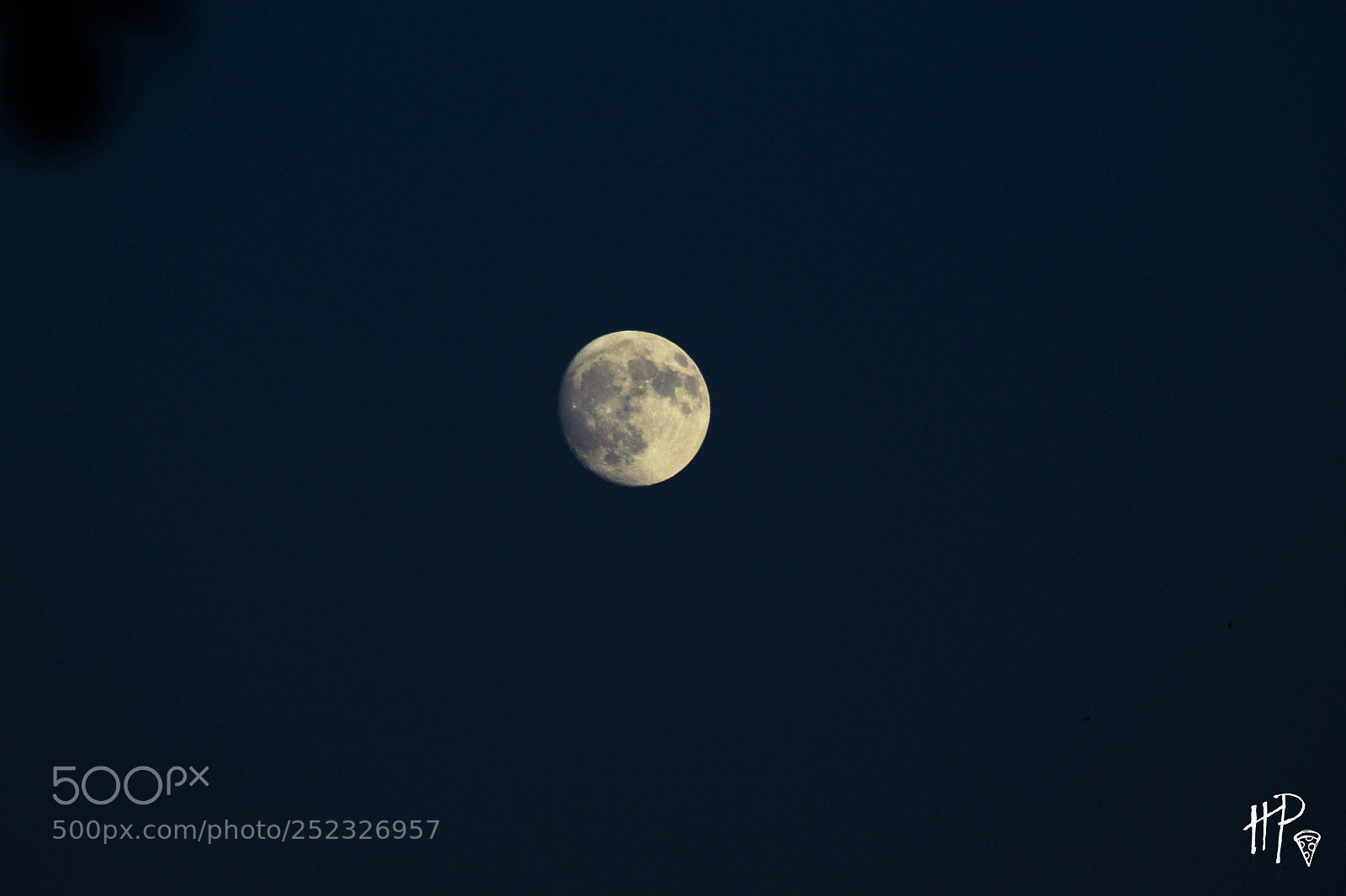 Canon EOS 1300D (EOS Rebel T6 / EOS Kiss X80) sample photo. Moon.sg photography
