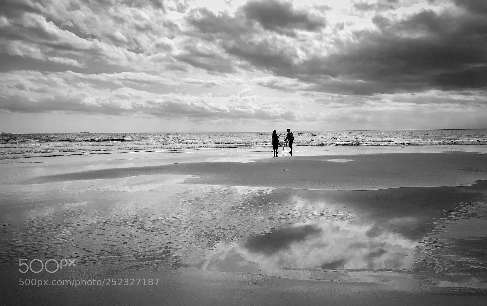 Apple iPhone 8 Plus sample photo. Sunday at the beach photography