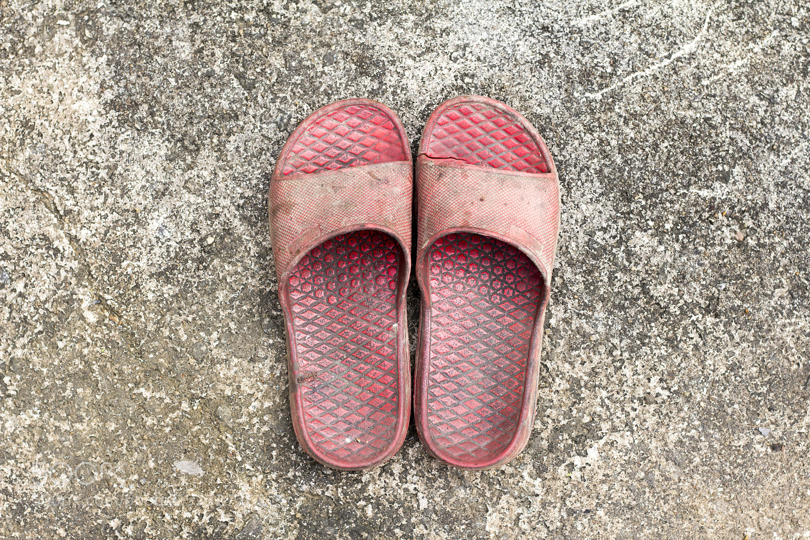 Canon EOS 60D sample photo. Old red slipper photography