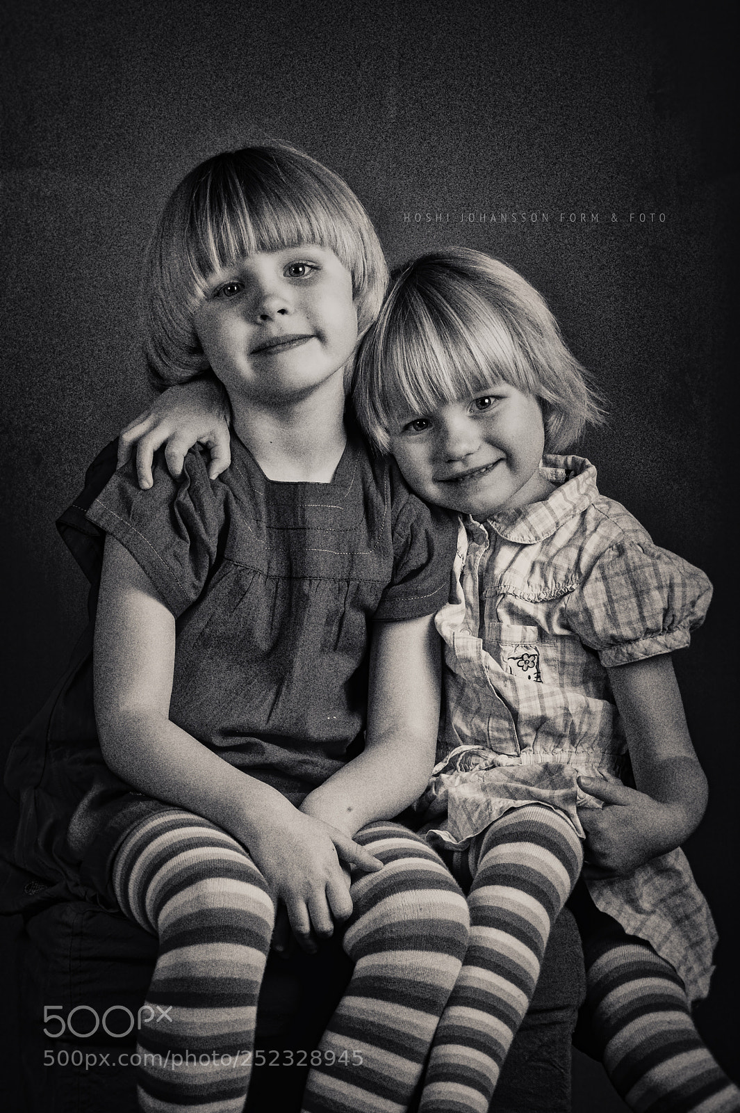 Nikon D700 sample photo. Two sisters photography